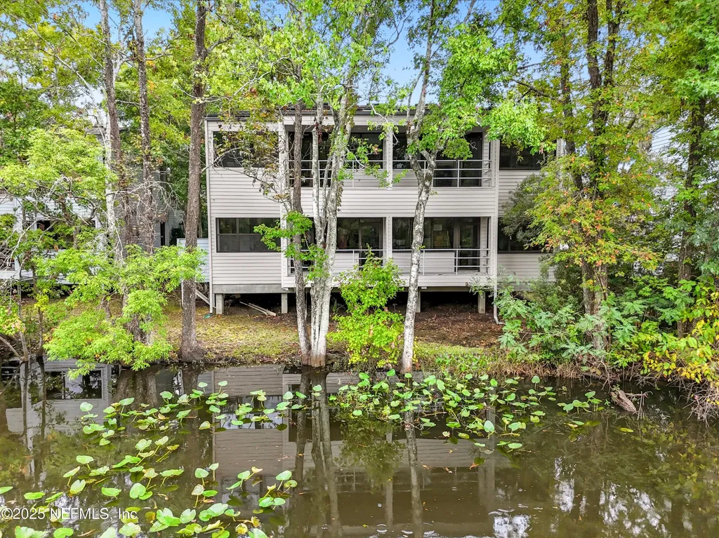 8818 Goodbys Executive Drive Jacksonville FL 32217