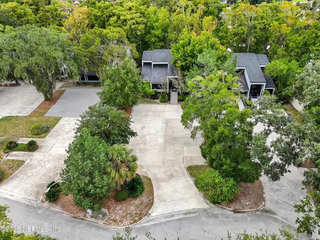 8818 Goodbys Executive Drive Jacksonville FL 32217