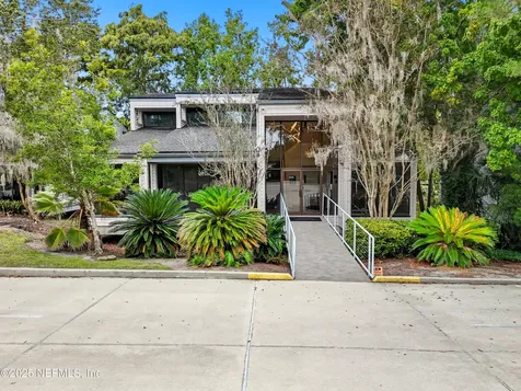 8818 Goodbys Executive Drive Jacksonville FL 32217