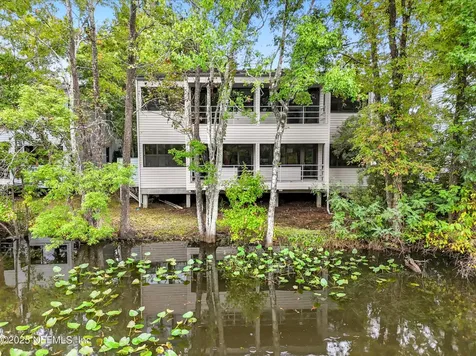 8818 Goodbys Executive Drive Jacksonville FL 32217