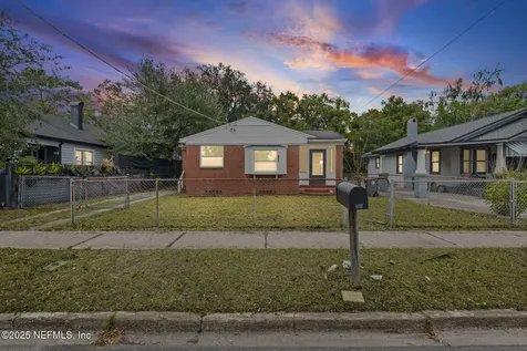 329 Demper Drive Jacksonville FL 32208