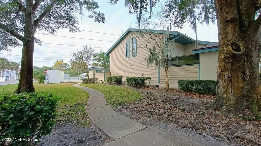103 Courageous Court N Jacksonville FL 32233