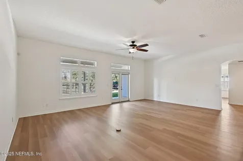 8268 Autumnwind Drive Jacksonville FL 32218