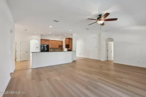 8268 Autumnwind Drive Jacksonville FL 32218