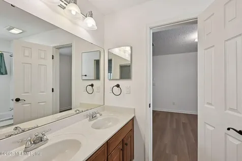 8268 Autumnwind Drive Jacksonville FL 32218