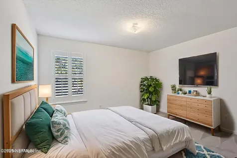 8268 Autumnwind Drive Jacksonville FL 32218