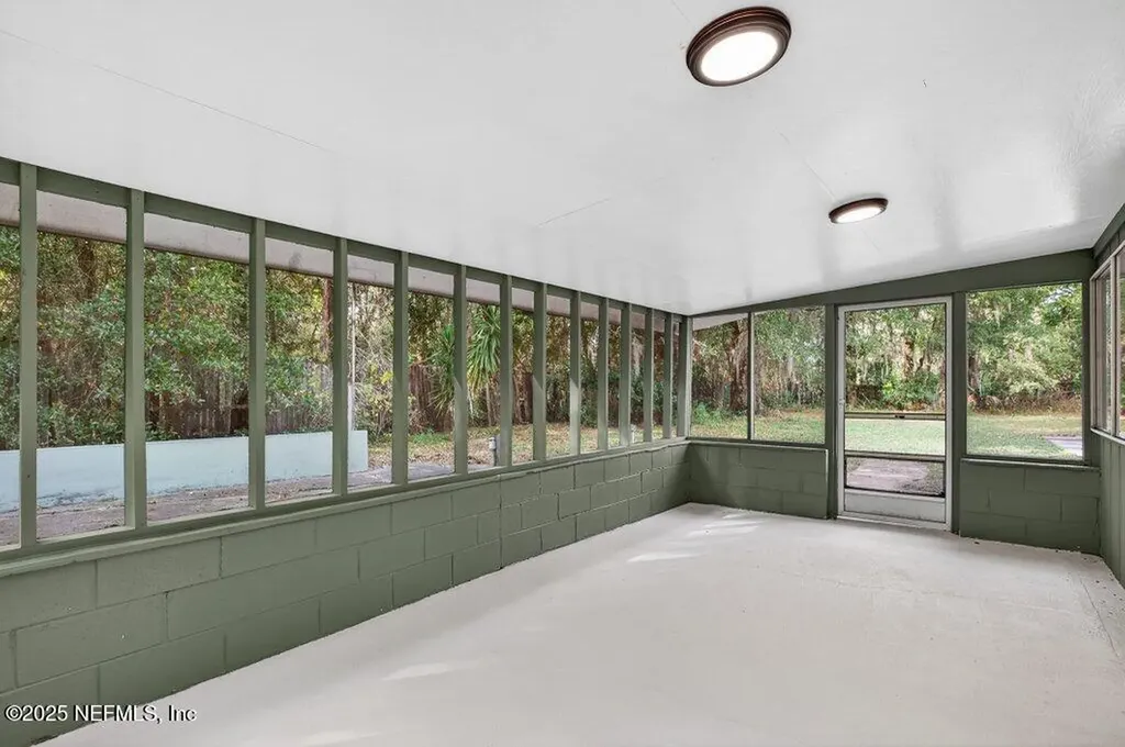 219 N West Street Green Cove Springs FL 32043