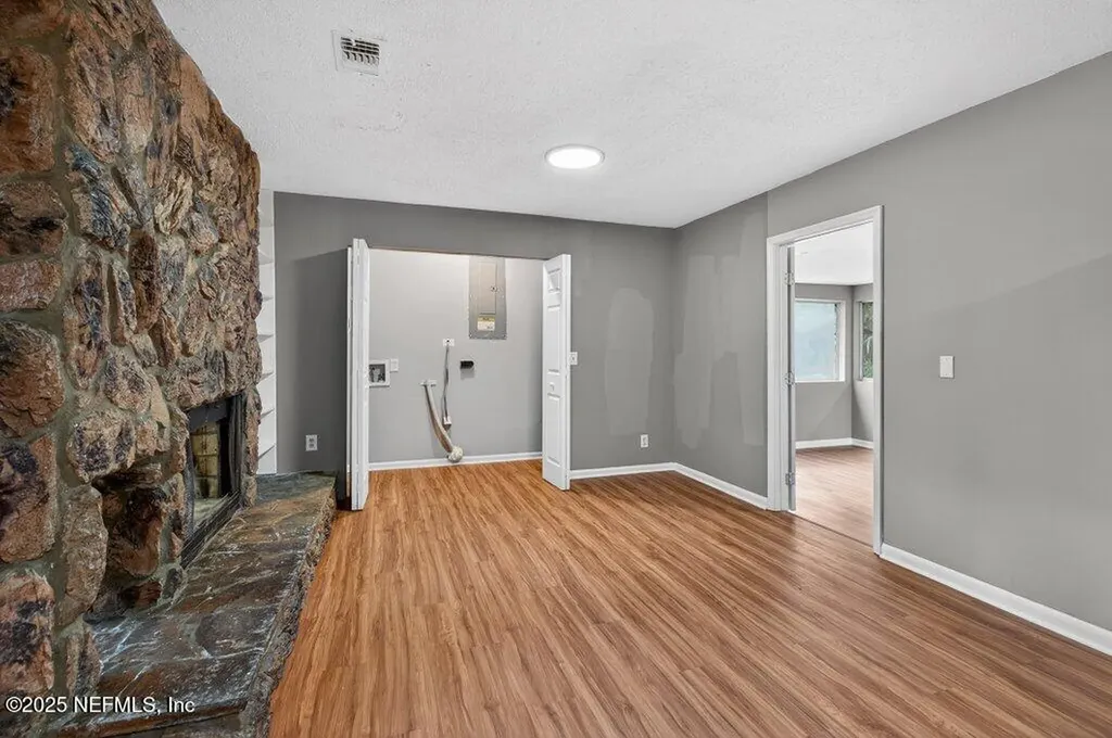 219 N West Street Green Cove Springs FL 32043