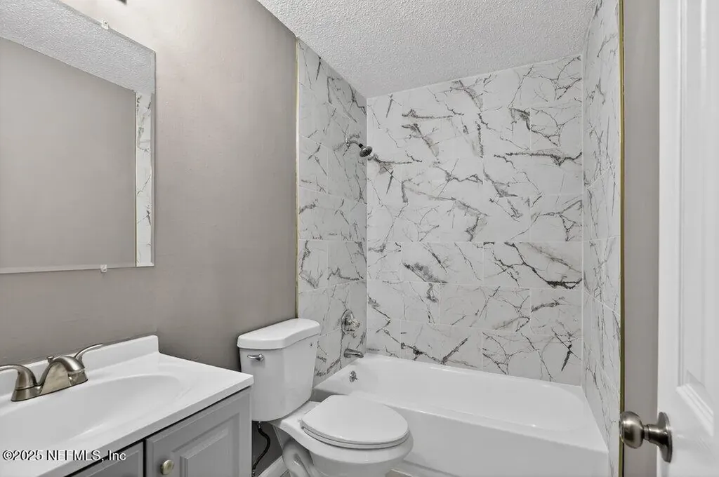 219 N West Street Green Cove Springs FL 32043