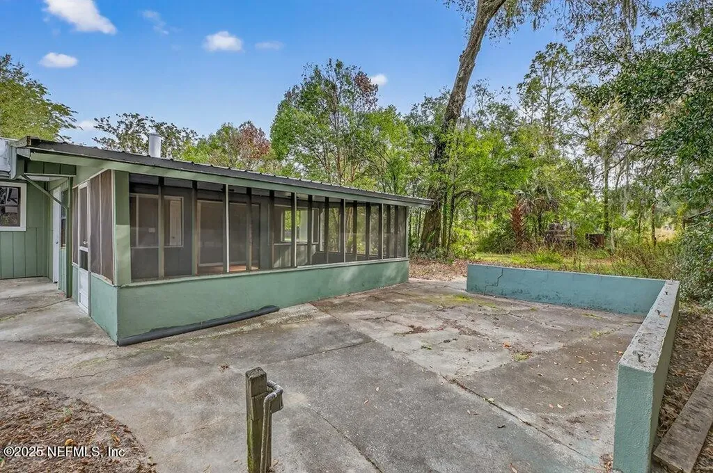 219 N West Street Green Cove Springs FL 32043