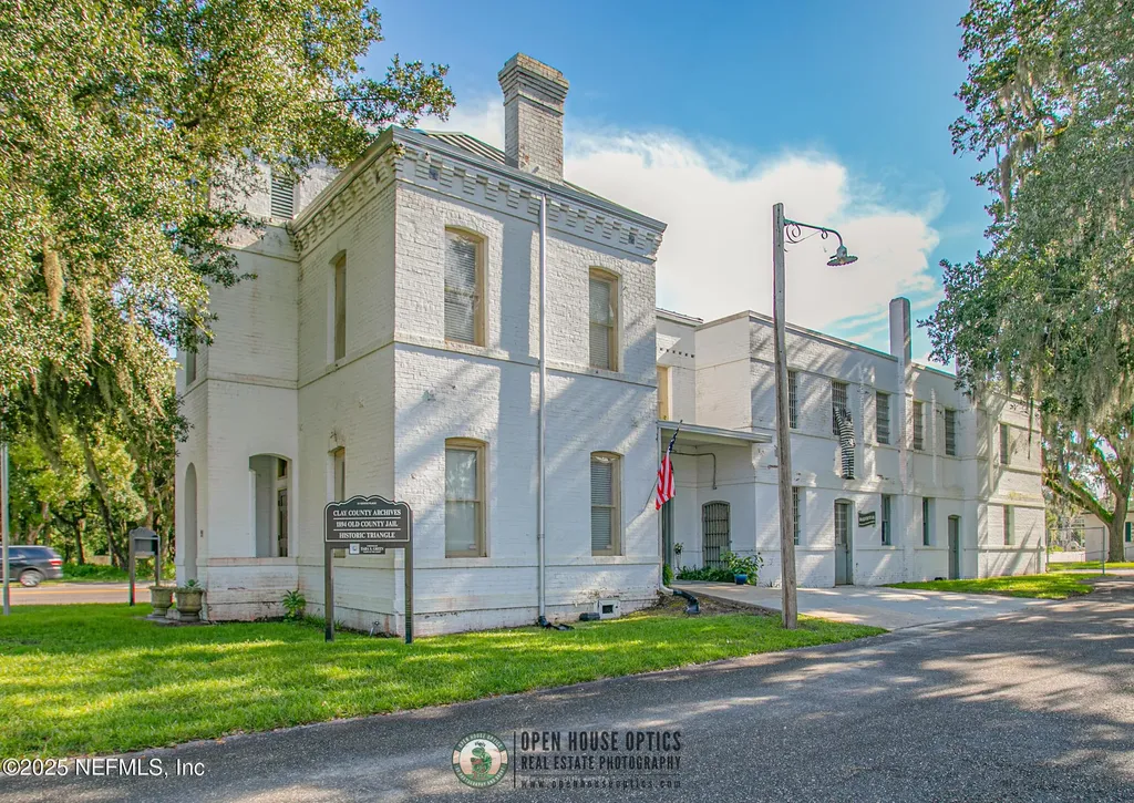 219 N West Street Green Cove Springs FL 32043