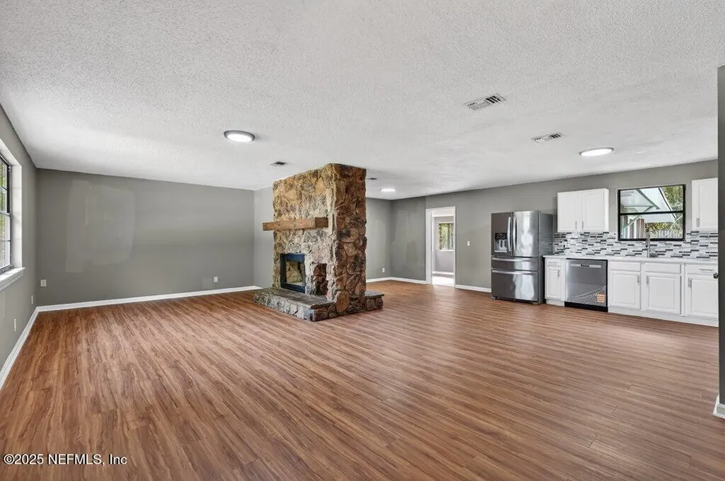 219 N West Street Green Cove Springs FL 32043