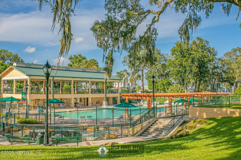 219 N West Street Green Cove Springs FL 32043