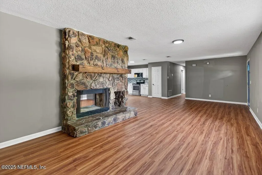 219 N West Street Green Cove Springs FL 32043