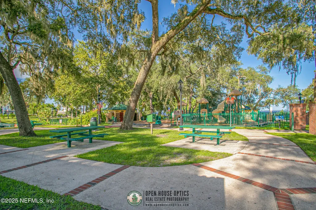 219 N West Street Green Cove Springs FL 32043