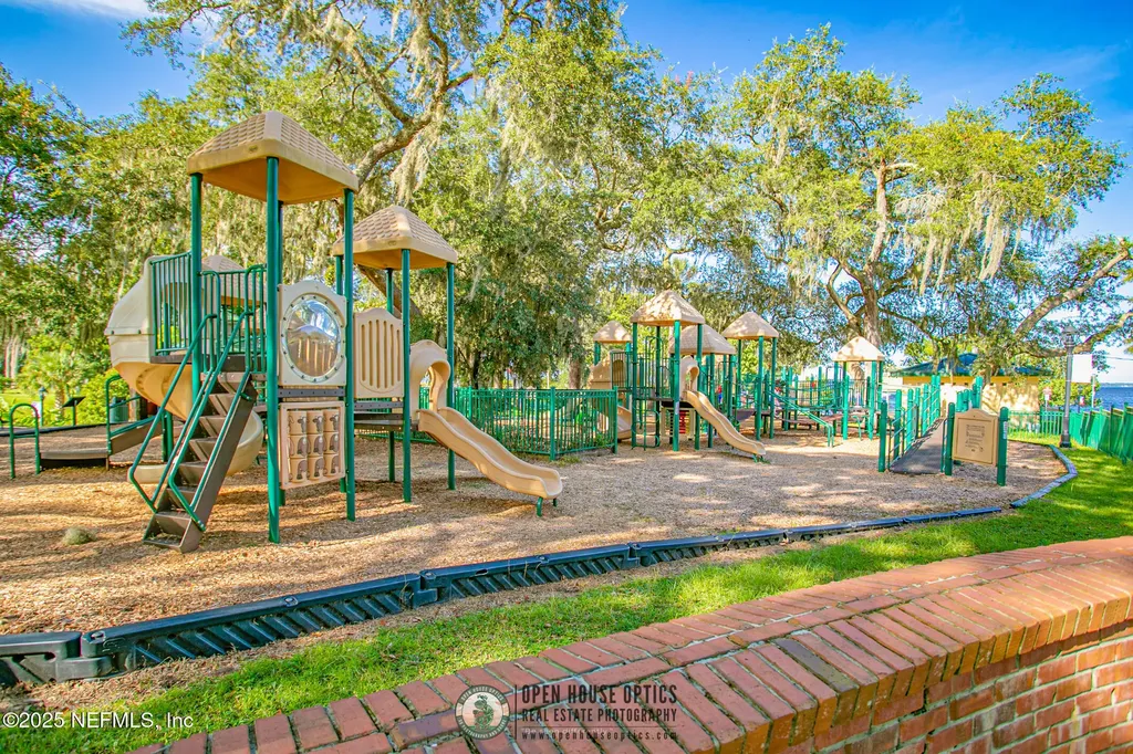 219 N West Street Green Cove Springs FL 32043