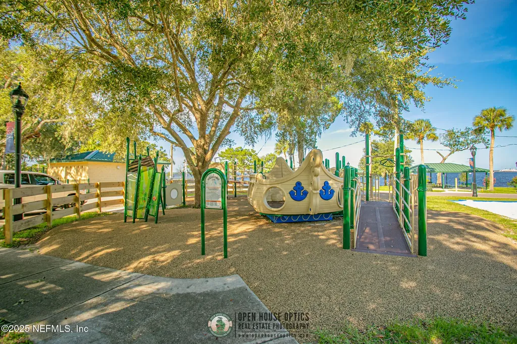 219 N West Street Green Cove Springs FL 32043