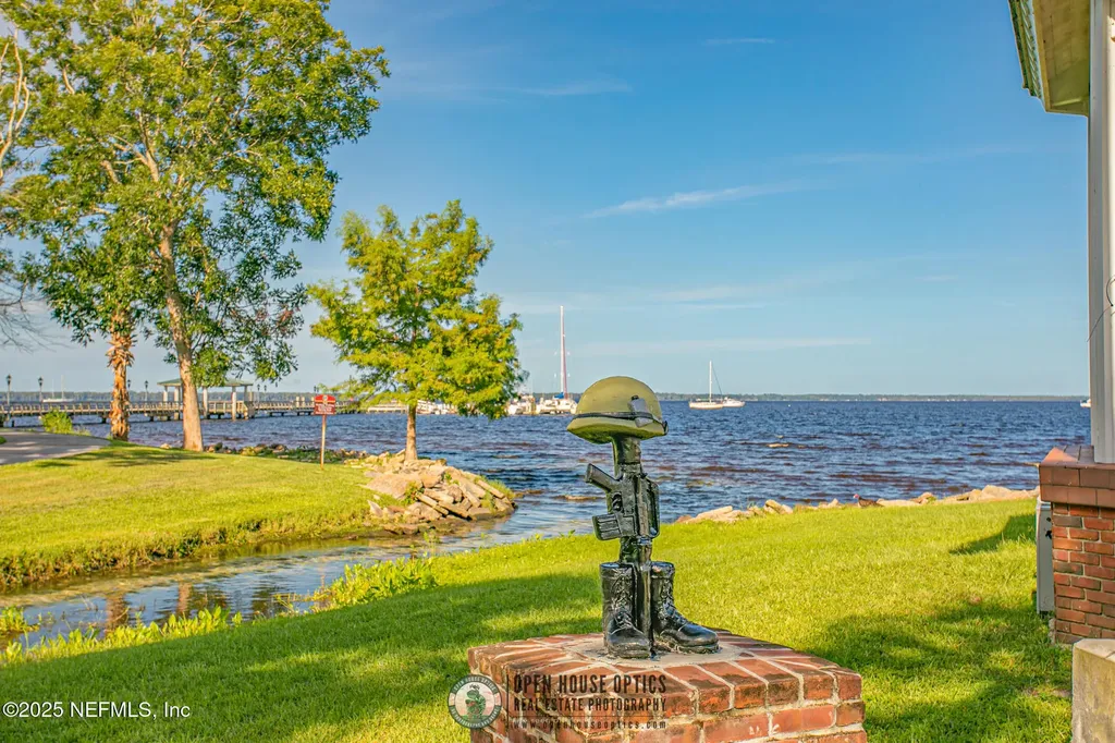 219 N West Street Green Cove Springs FL 32043