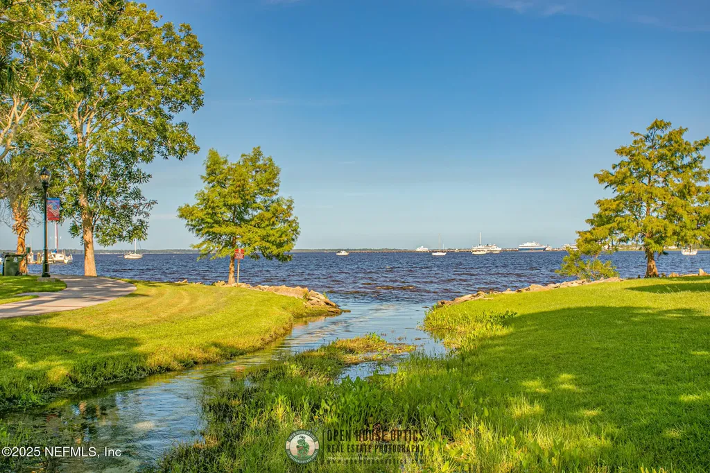 219 N West Street Green Cove Springs FL 32043