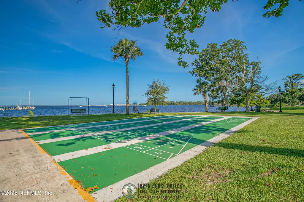 219 N West Street Green Cove Springs FL 32043