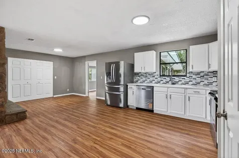 219 N West Street Green Cove Springs FL 32043