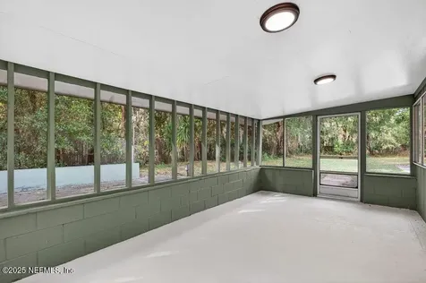 219 N West Street Green Cove Springs FL 32043