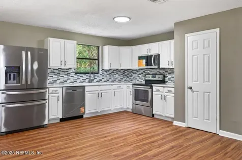 219 N West Street Green Cove Springs FL 32043