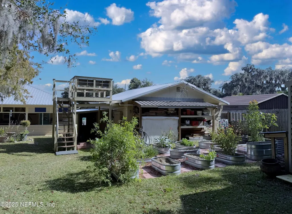 711 N Park Street Crescent City FL 32112