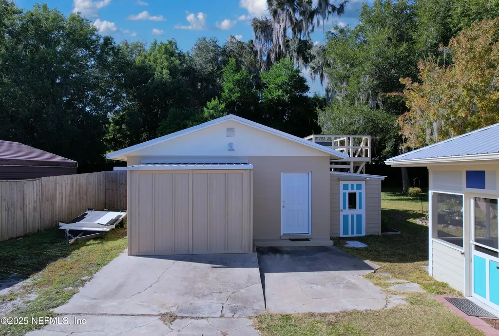 711 N Park Street Crescent City FL 32112