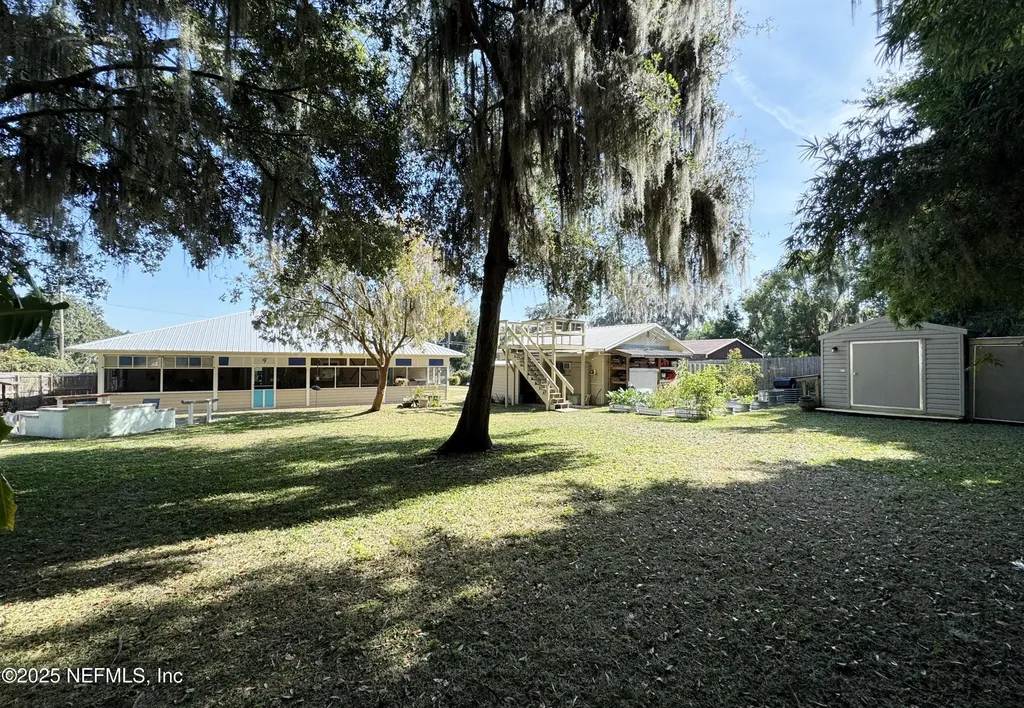 711 N Park Street Crescent City FL 32112