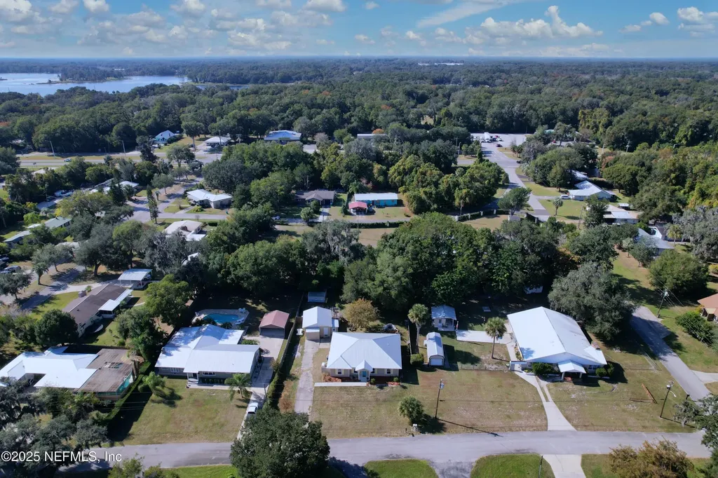 711 N Park Street Crescent City FL 32112