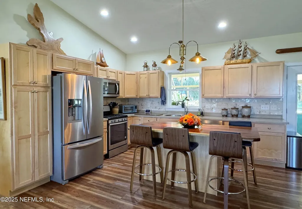 711 N Park Street Crescent City FL 32112