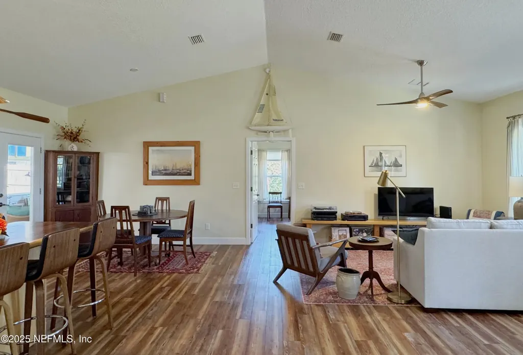 711 N Park Street Crescent City FL 32112