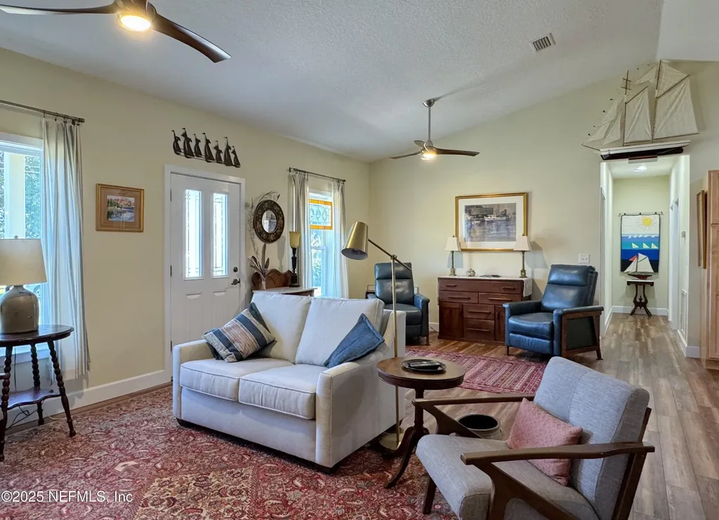 711 N Park Street Crescent City FL 32112