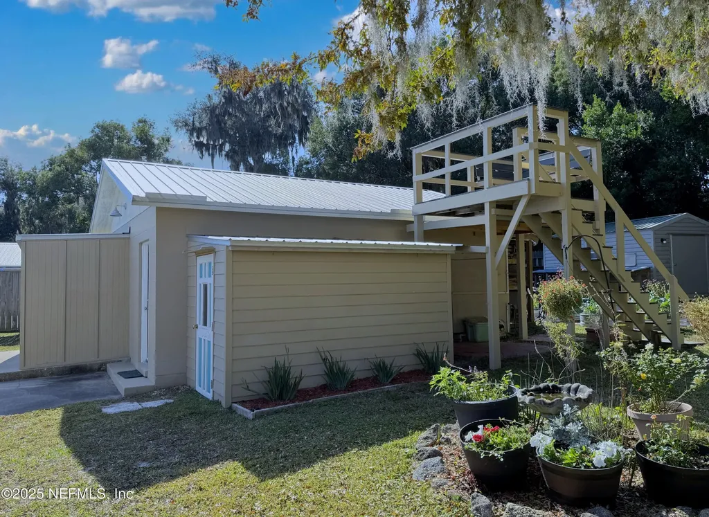 711 N Park Street Crescent City FL 32112