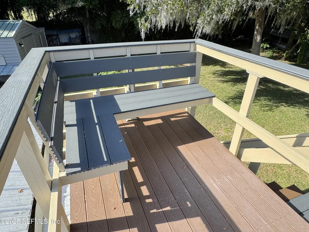 711 N Park Street Crescent City FL 32112