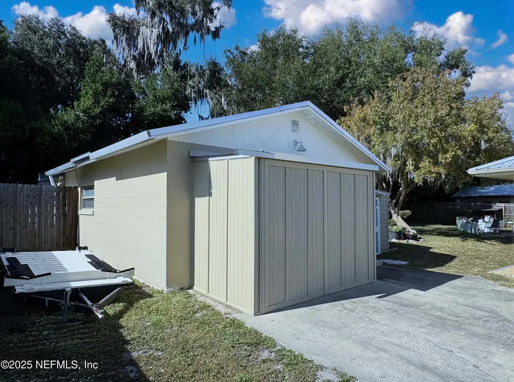 711 N Park Street Crescent City FL 32112