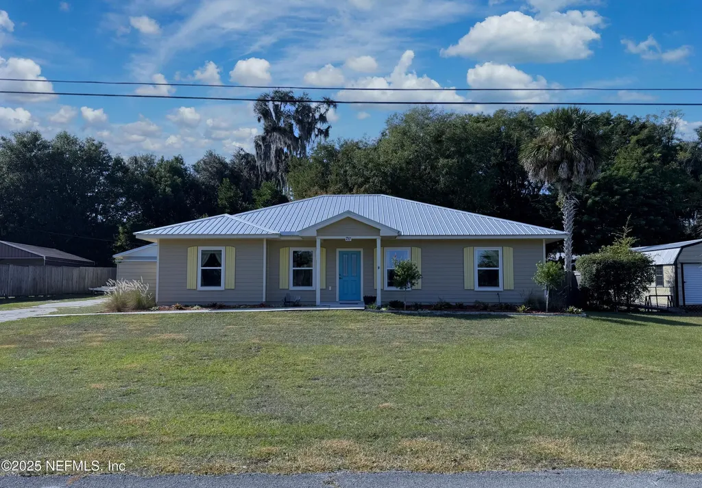 711 N Park Street Crescent City FL 32112