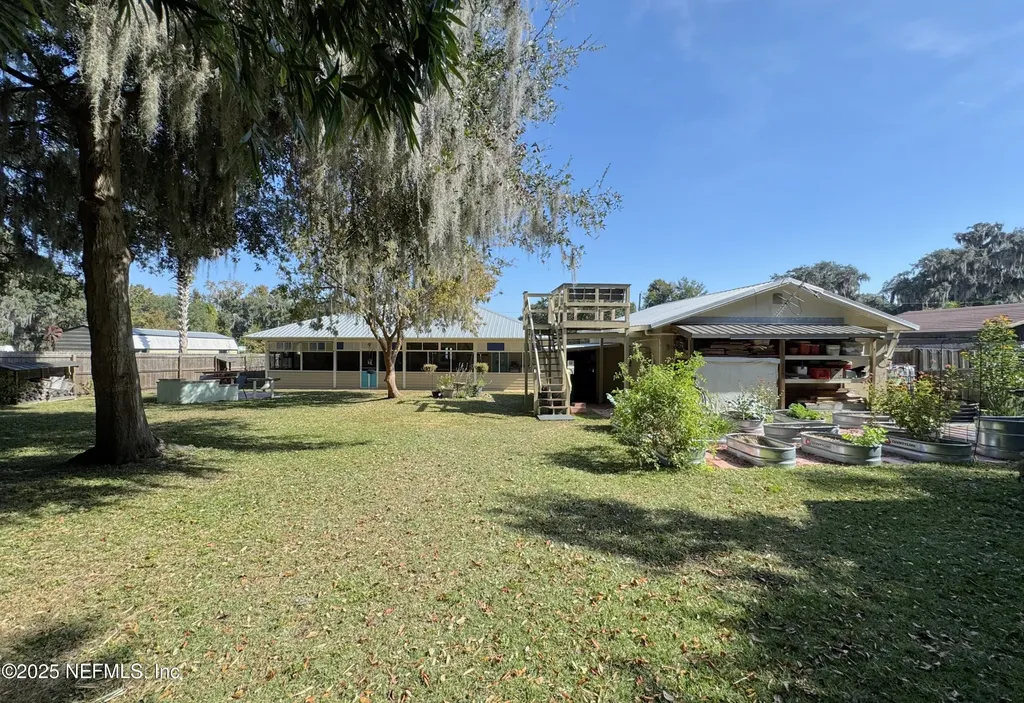 711 N Park Street Crescent City FL 32112