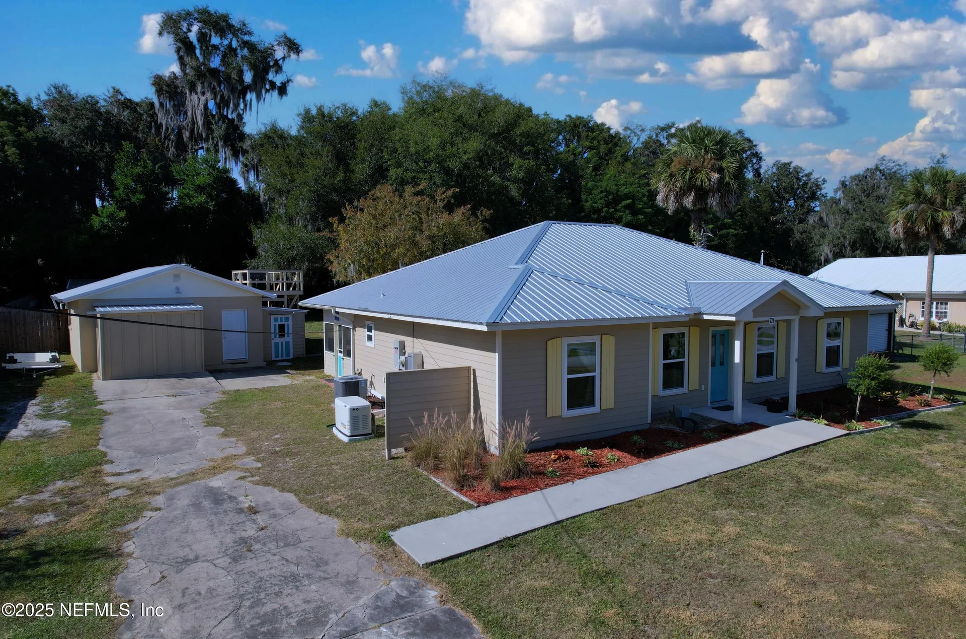 711 N Park Street Crescent City FL 32112