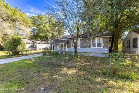 1044 Alderside Street Jacksonville FL 32208