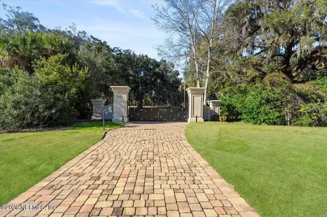 1370 Moss Creek Drive Jacksonville FL 32225