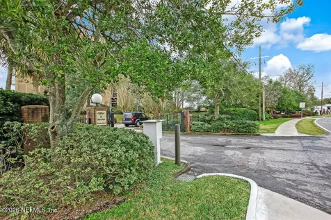 4401 Lakeside Drive Jacksonville FL 32210