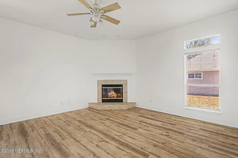 1949 Wages Way Jacksonville FL 32218