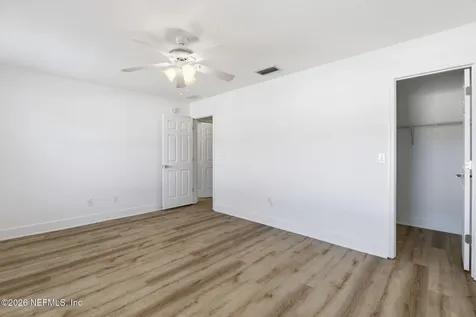1949 Wages Way Jacksonville FL 32218