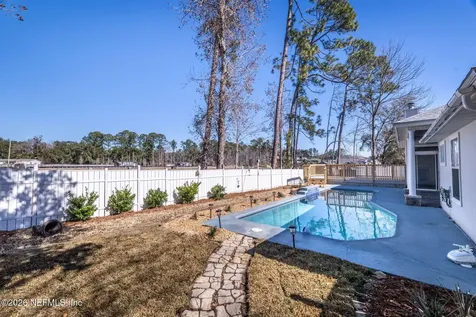 1949 Wages Way Jacksonville FL 32218