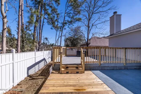 1949 Wages Way Jacksonville FL 32218