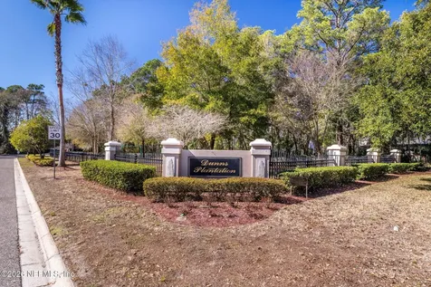 1949 Wages Way Jacksonville FL 32218