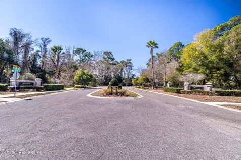 1949 Wages Way Jacksonville FL 32218