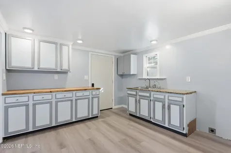 1863 Live Oak Drive Jacksonville FL 32246